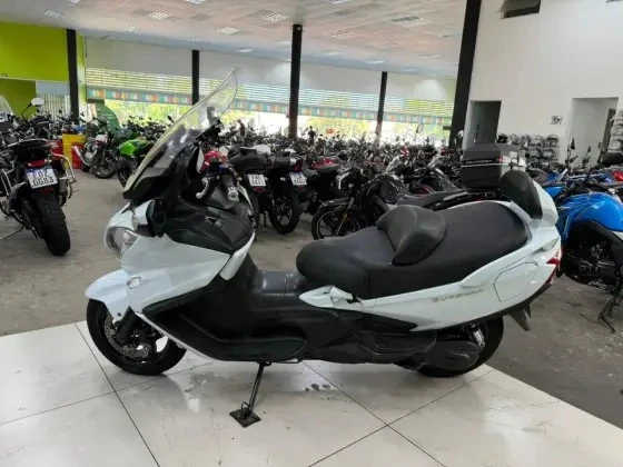 SUZUKI BURGMAN 650 EXECUTIVE