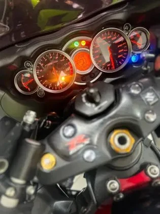 SUZUKI GSX 1300 RA HAYABUSA