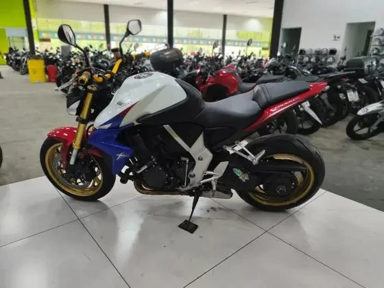 HONDA CB 1000R
