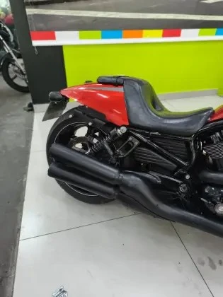 HARLEY-DAVIDSON V ROD MUSCLE