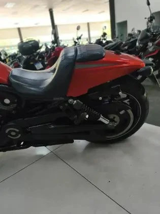 HARLEY-DAVIDSON V ROD MUSCLE