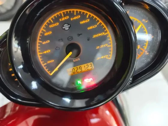 HARLEY-DAVIDSON V ROD MUSCLE