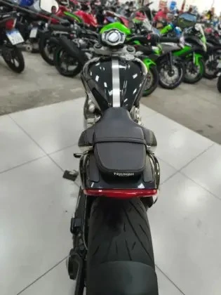 TRIUMPH ROCKET III R