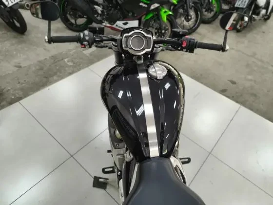 TRIUMPH ROCKET III R