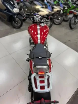 TRIUMPH ROCKET III R