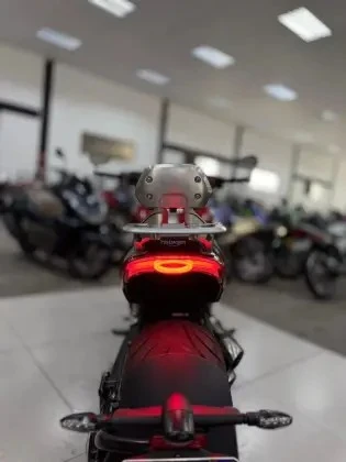 TRIUMPH ROCKET III R