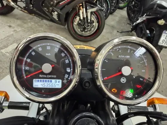 ROYAL ENFIELD INTERCEPTOR 