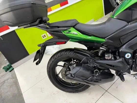 BAJAJ DOMINAR 400
