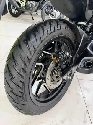 BAJAJ DOMINAR 400