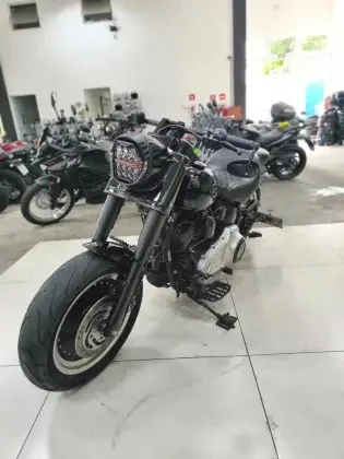HARLEY-DAVIDSON DYNA FAT BOB