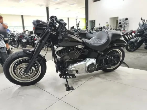 HARLEY-DAVIDSON DYNA FAT BOB