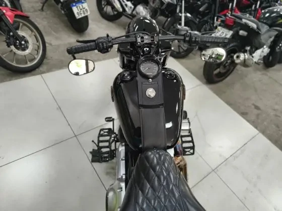 HARLEY-DAVIDSON DYNA FAT BOB