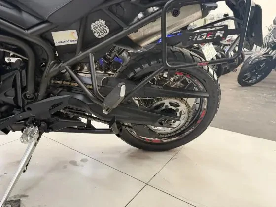 TRIUMPH TIGER 800 XCX
