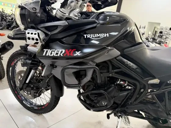 TRIUMPH TIGER 800 XCX
