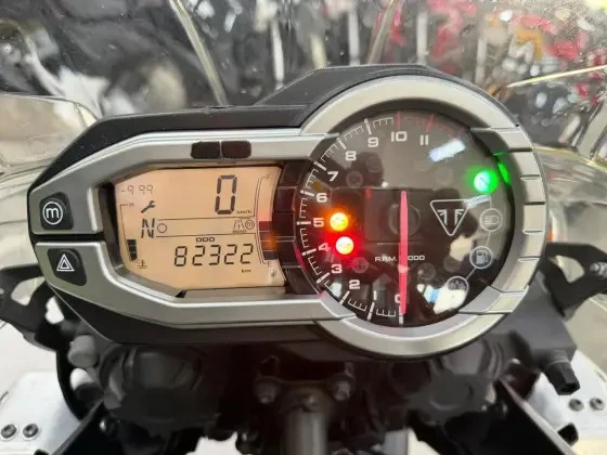 TRIUMPH TIGER 800 XCX