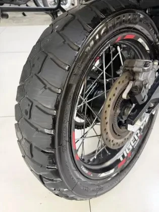 TRIUMPH TIGER 800 XCX