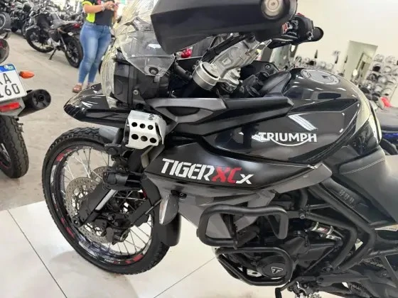 TRIUMPH TIGER 800 XCX
