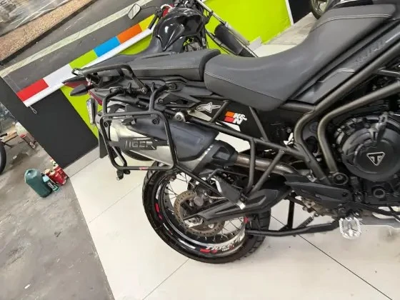 TRIUMPH TIGER 800 XCX