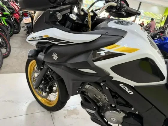 SUZUKI SUZUKI DL 650 XT V-STROM