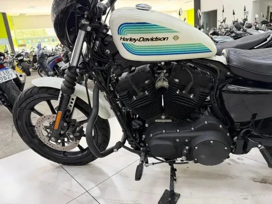 HARLEY-DAVIDSON SPORTSTER 1200 CUSTOM