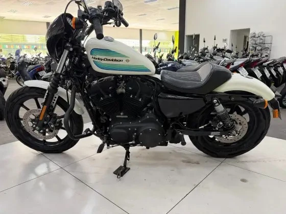 HARLEY-DAVIDSON SPORTSTER 1200 CUSTOM