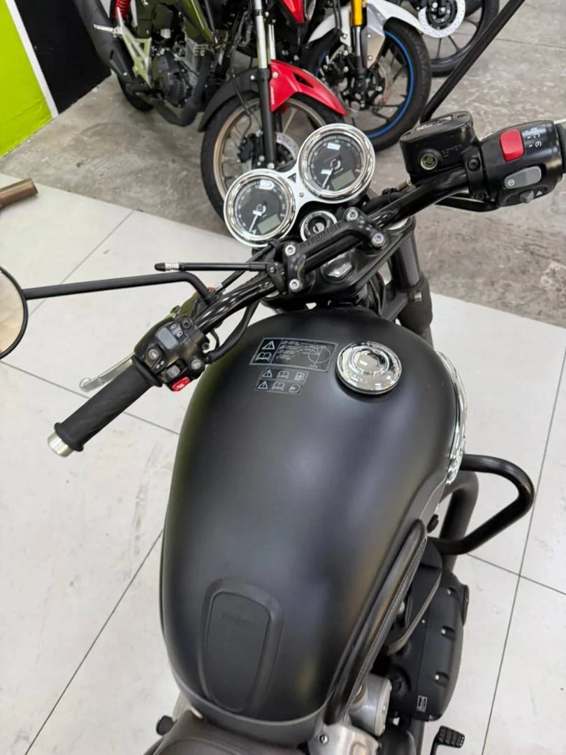 TRIUMPH BONNEVILLE T120 BLACK 1200