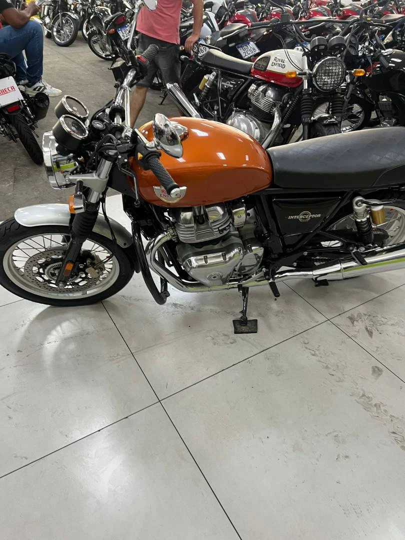 ROYAL ENFIELD INTERCEPTOR 