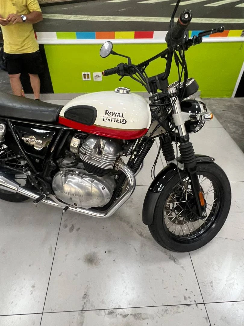 ROYAL ENFIELD INTERCEPTOR 
