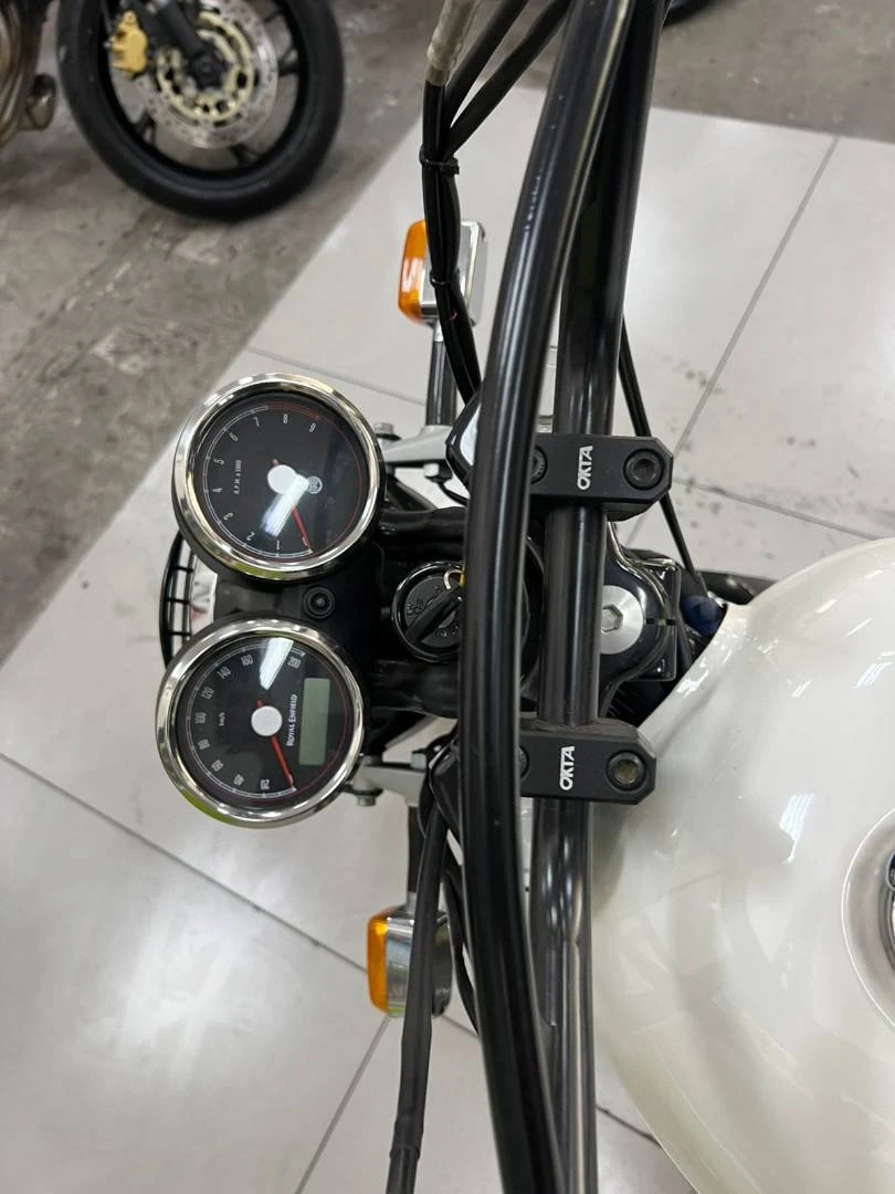 ROYAL ENFIELD INTERCEPTOR 