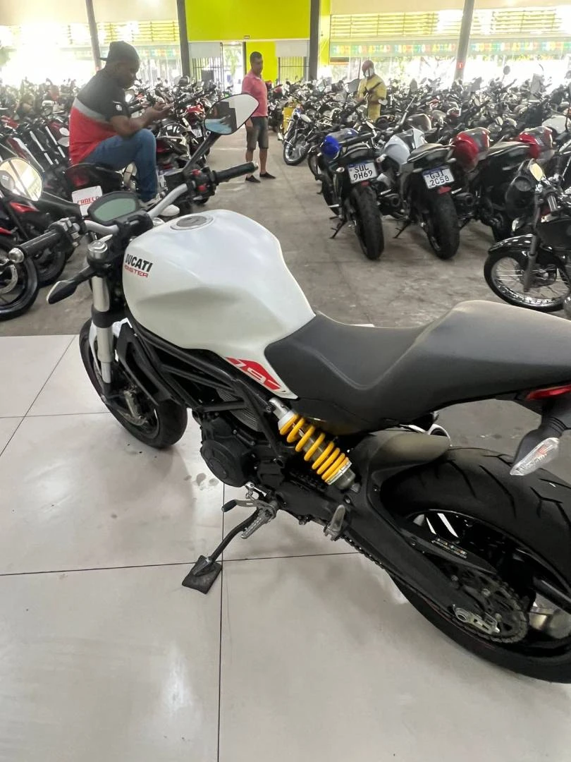 DUCATI MONSTER 797