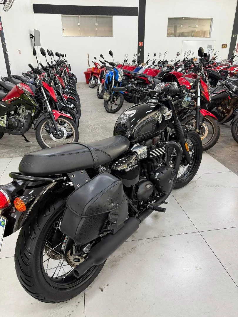 TRIUMPH BONNEVILLE T100 BLACK 900