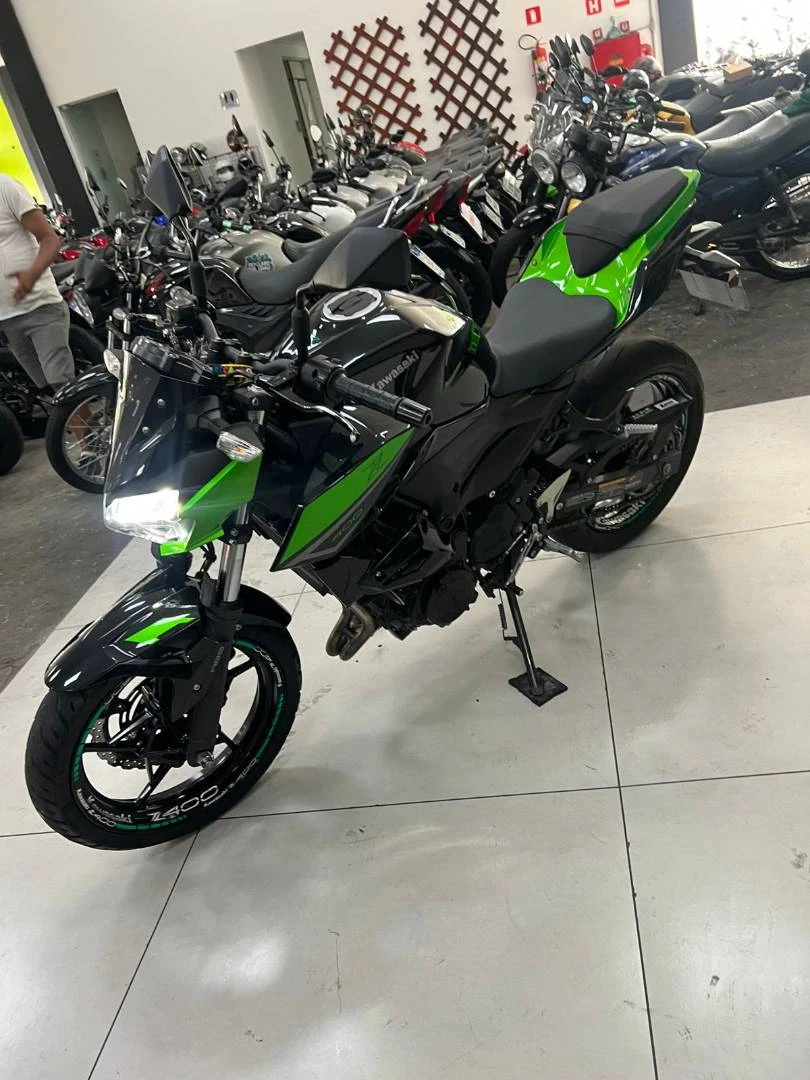 KAWASAKI Z400
