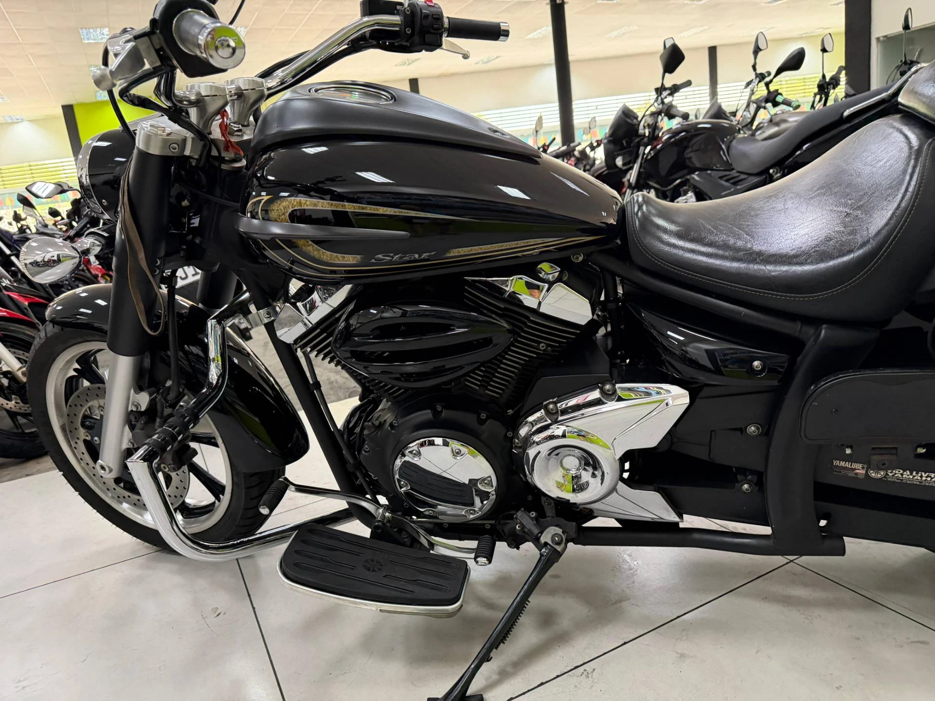 YAMAHA XVS 950A MIDNIGHT STAR