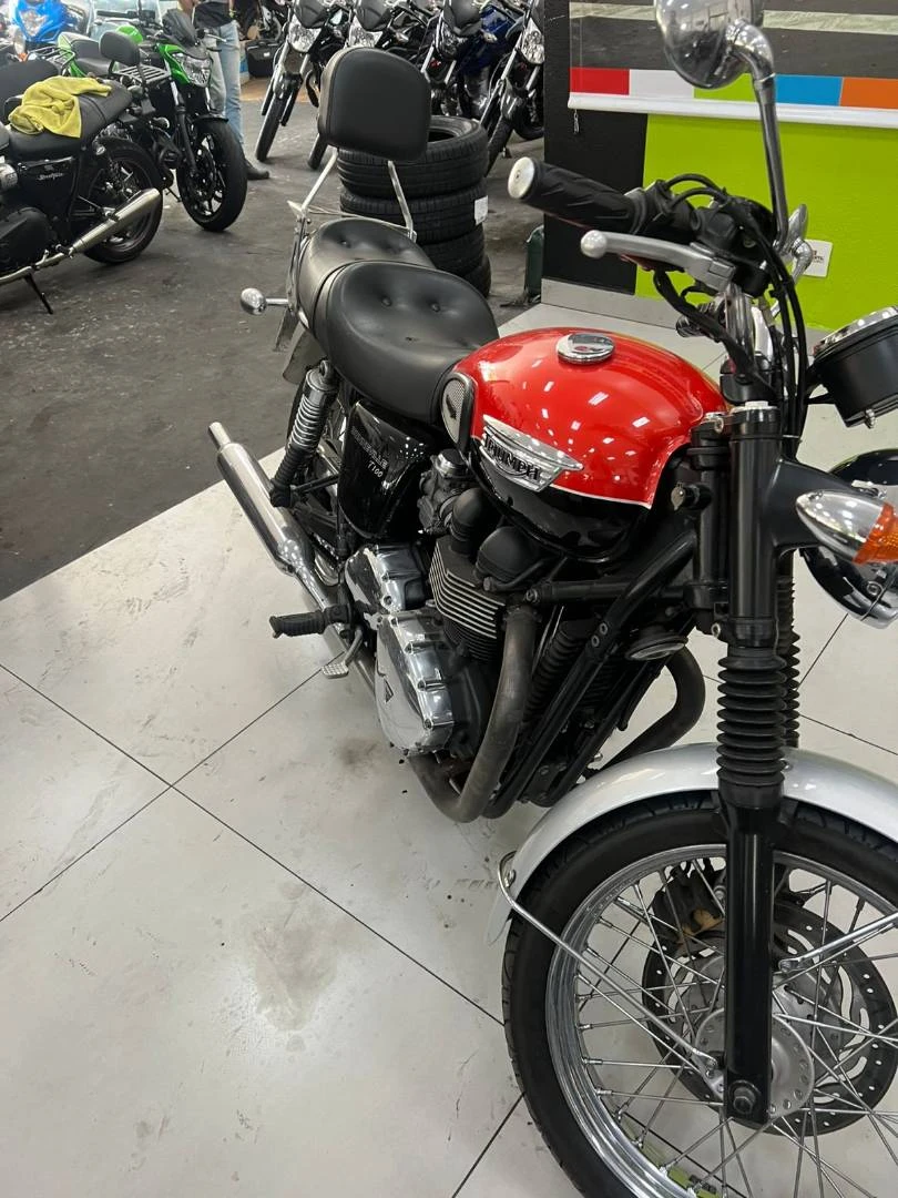 TRIUMPH BONNEVILLE T100 BLACK 900