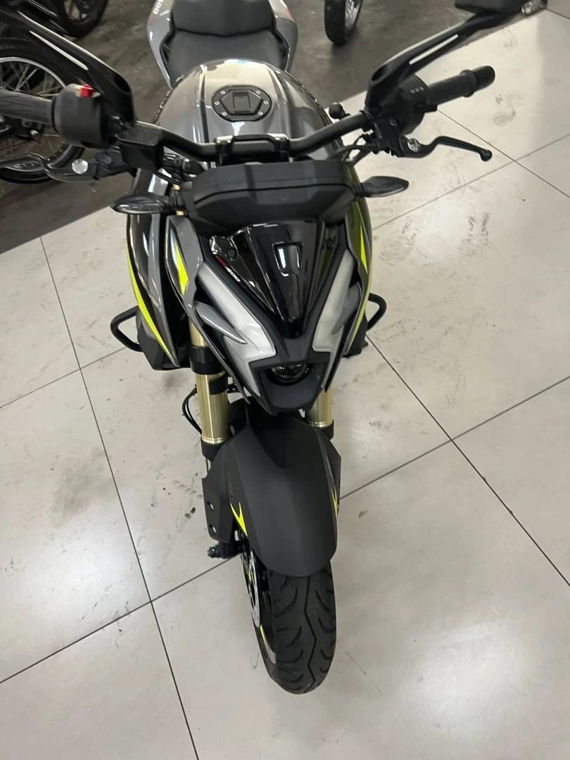 BAJAJ DOMINAR 400