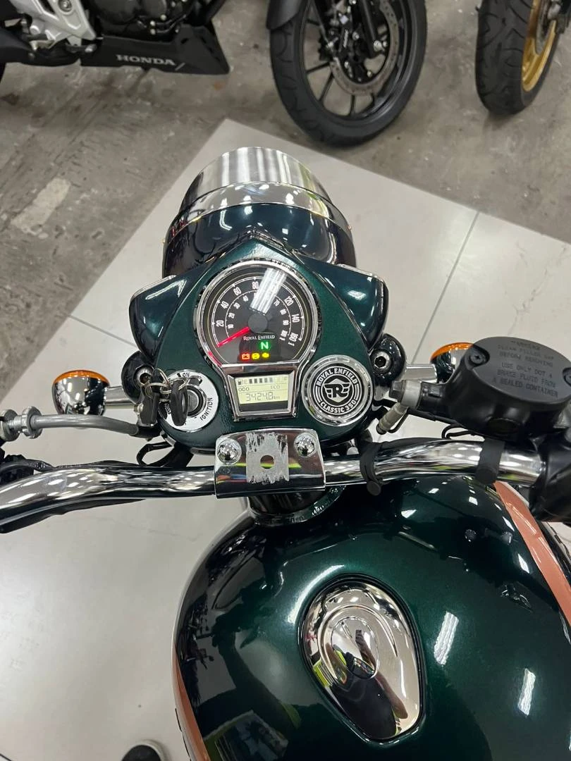 ROYAL ENFIELD CLASSIC 500