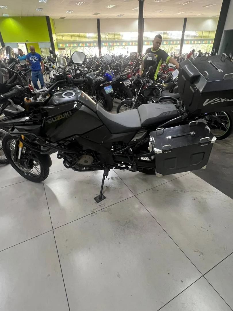 SUZUKI V STROM 1050
