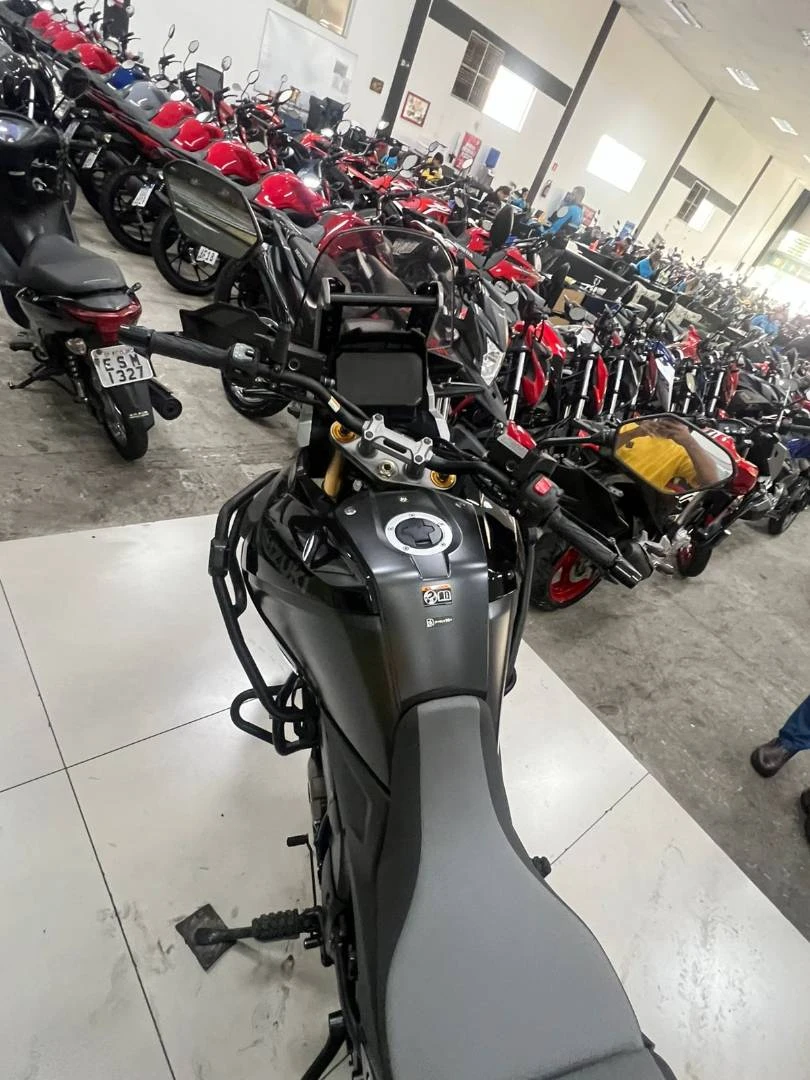 SUZUKI V STROM 1050
