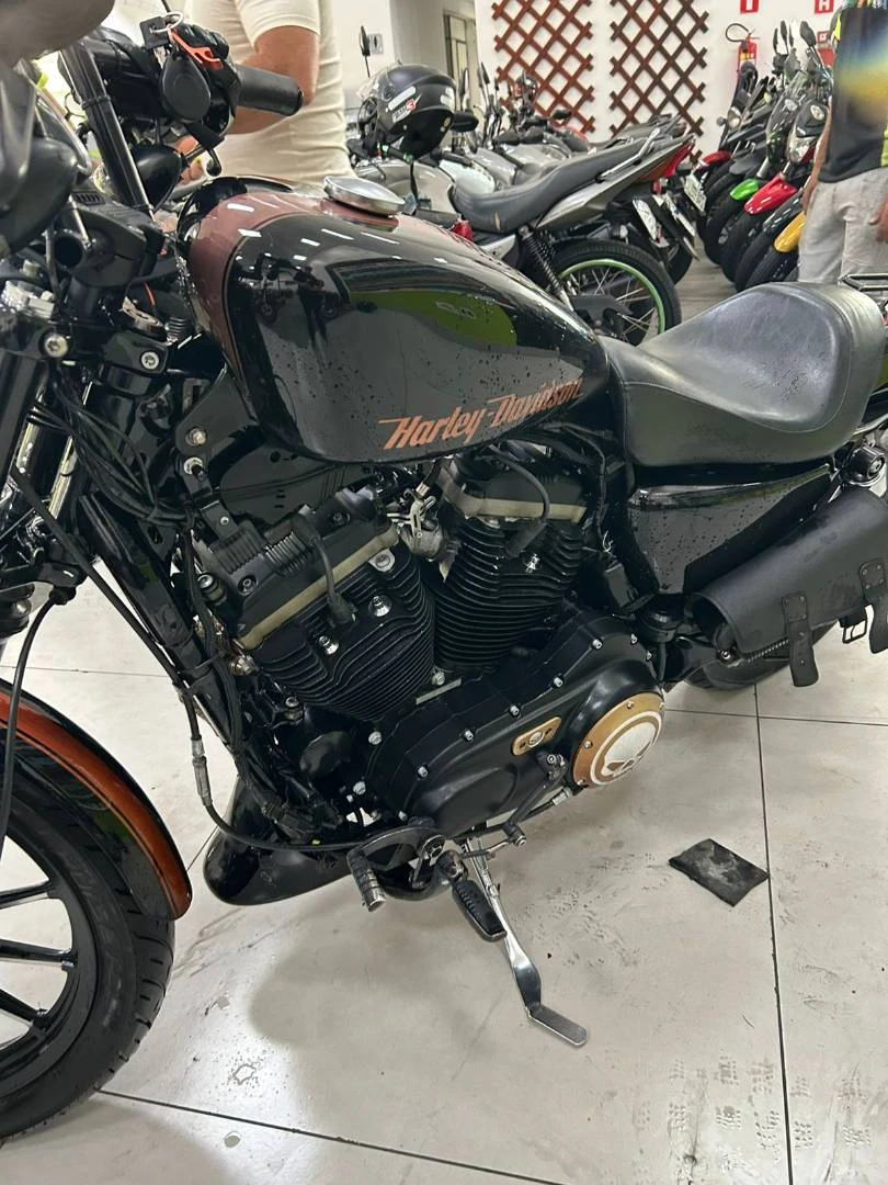 HARLEY-DAVIDSON SPORTSTER XL 883 N IRON