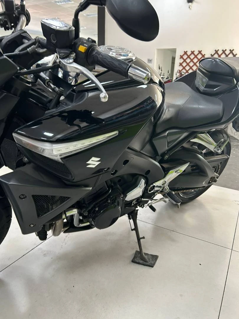SUZUKI B-KING