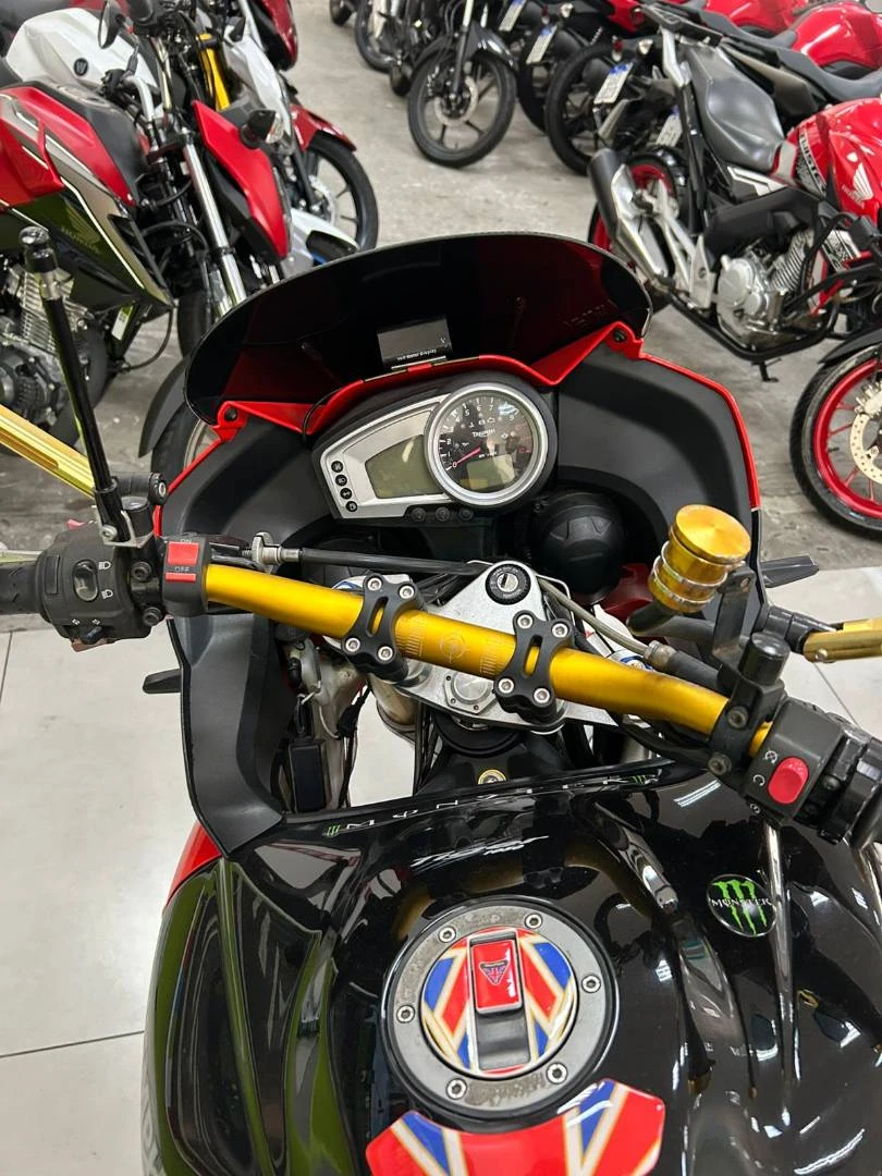 TRIUMPH TIGER 1050