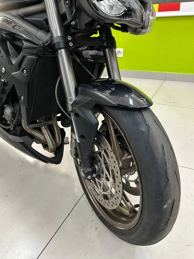 TRIUMPH STREET TRIPLE 765 RS