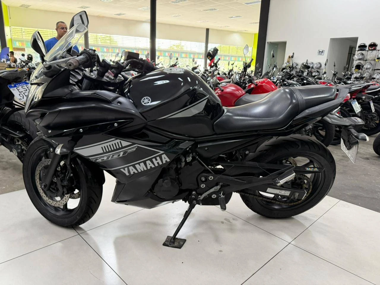 YAMAHA XJ6 F