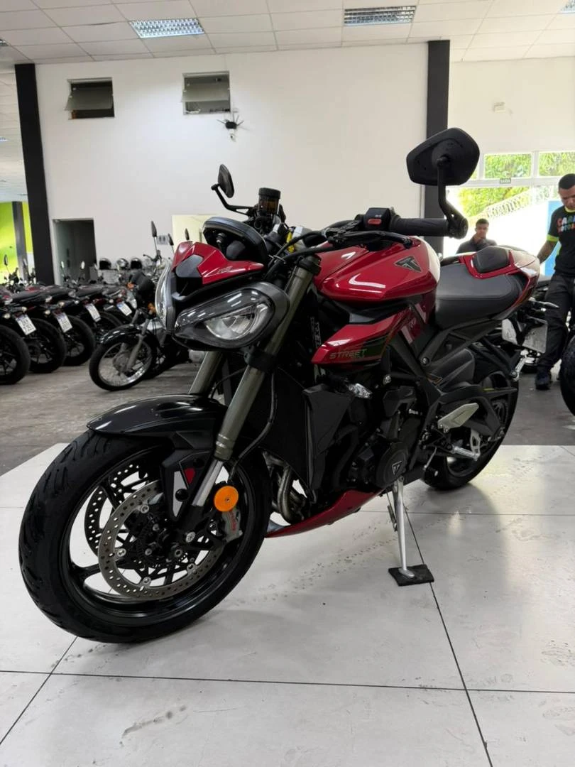 TRIUMPH STREET TRIPLE 765 RS