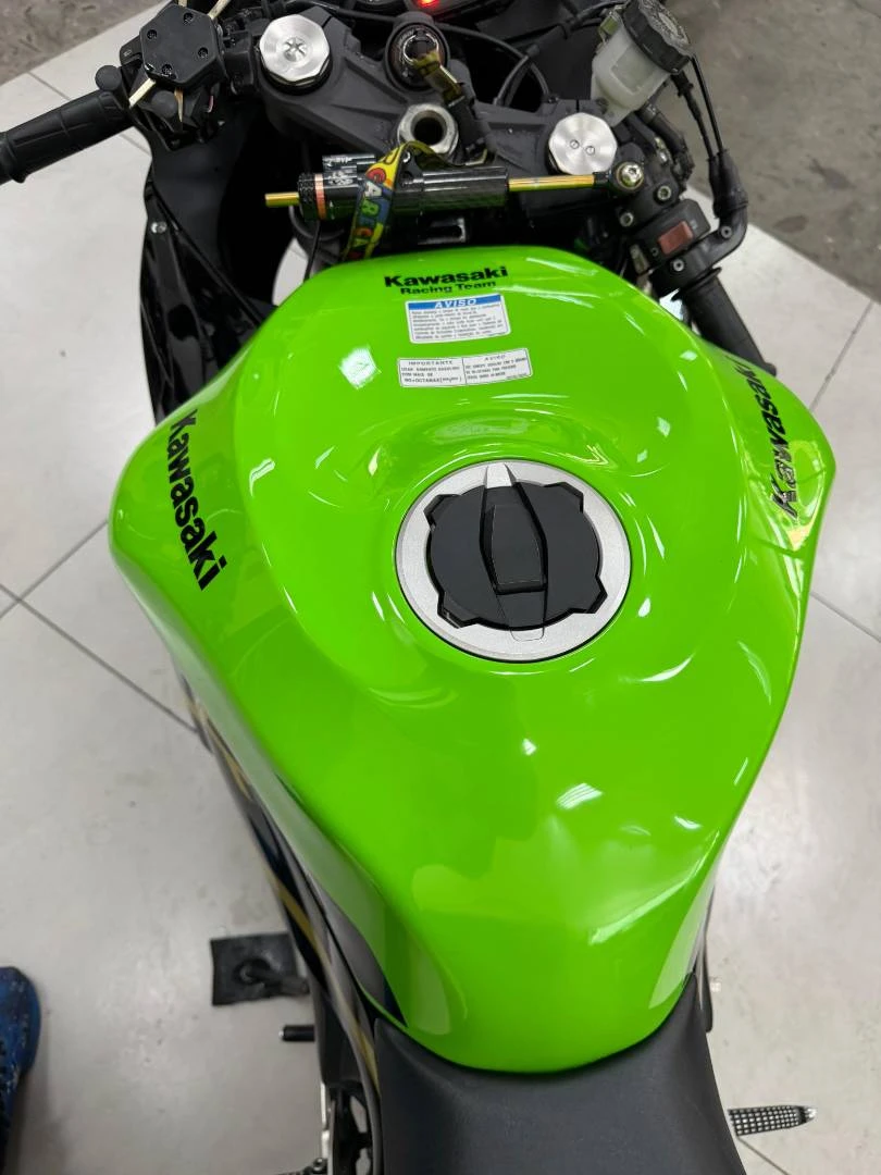 KAWASAKI NINJA ZX-6R