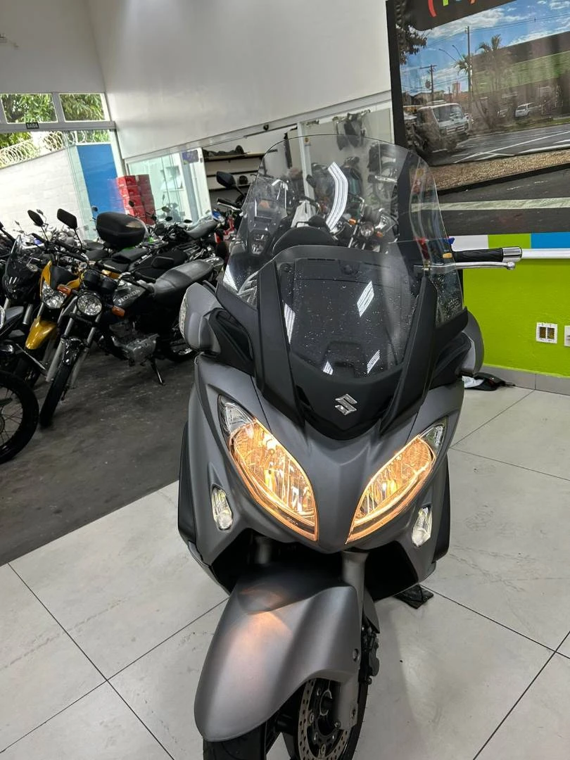 SUZUKI BURGMAN 650 EXECUTIVE