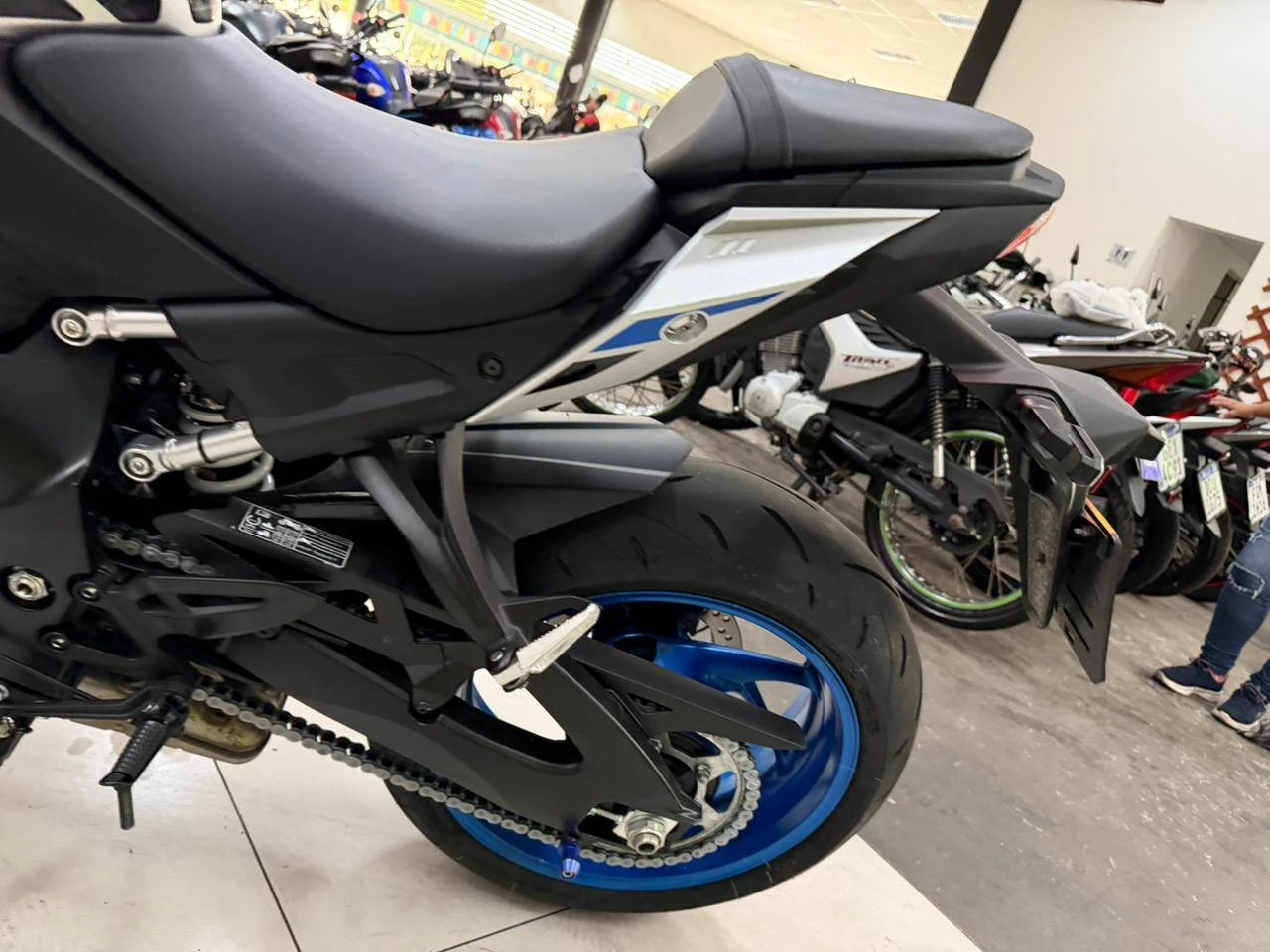 SUZUKI GSX S1000 ABS