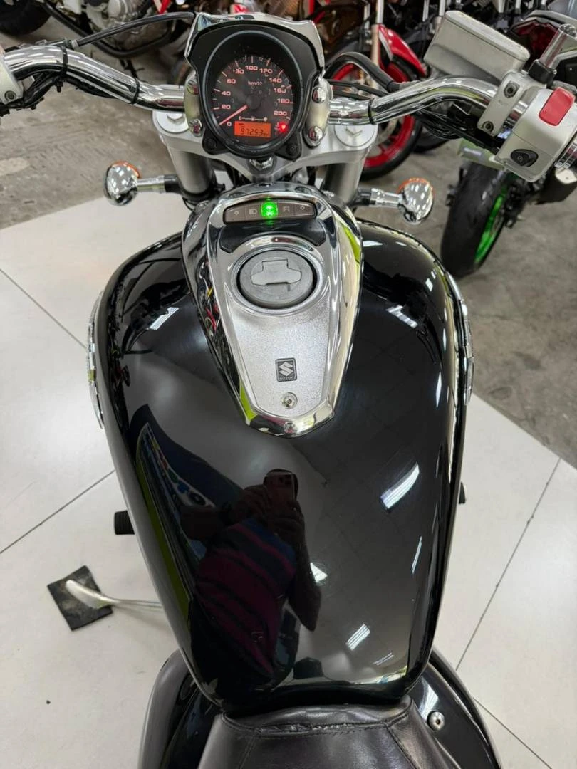 SUZUKI BOULEVARD M800