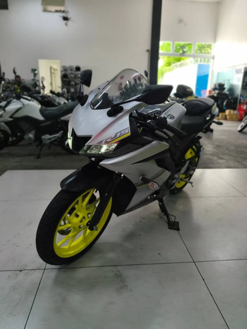 YAMAHA YZF R15