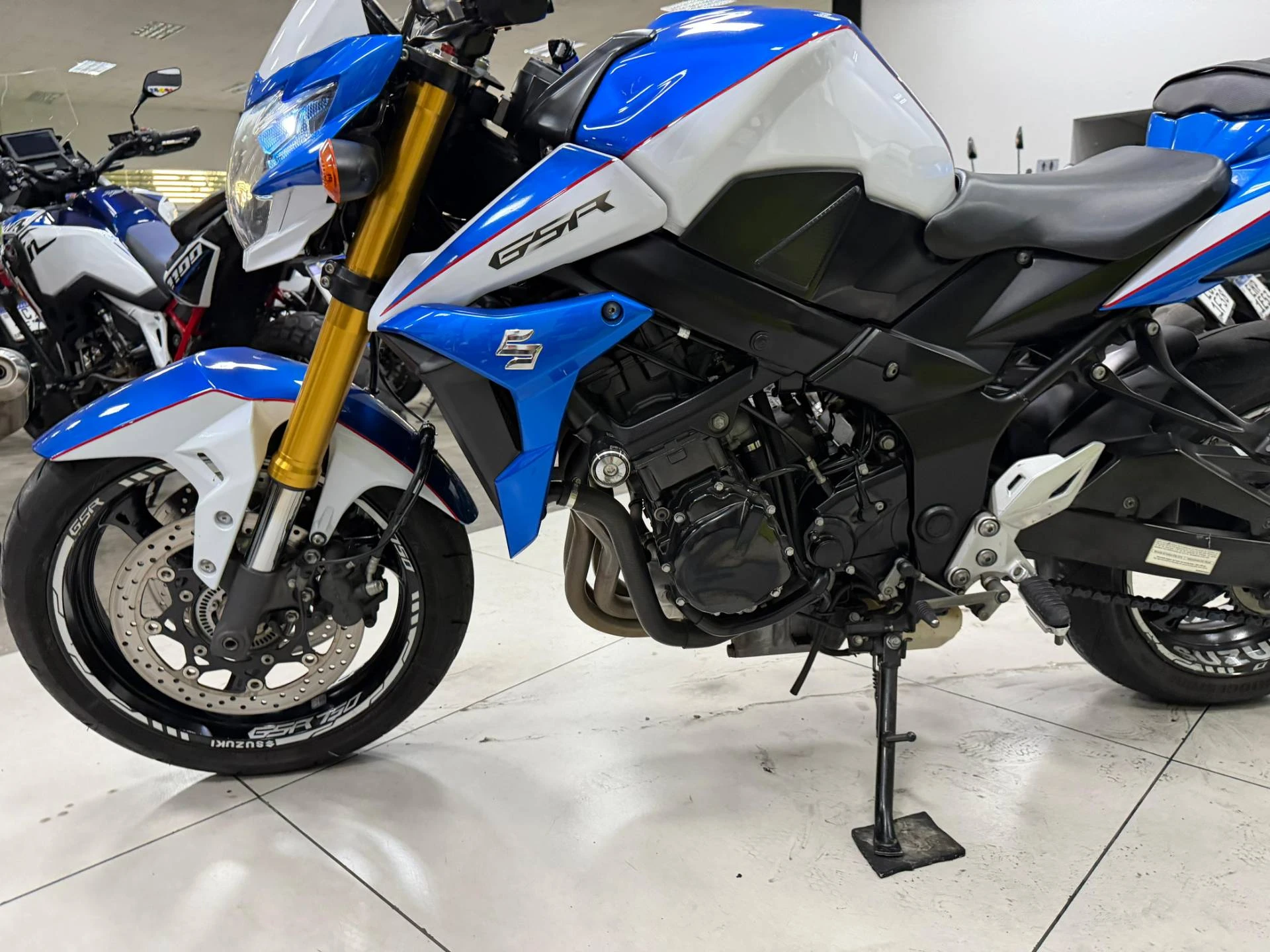SUZUKI GSR 750ZA